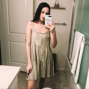 boutique | flowy open back dress